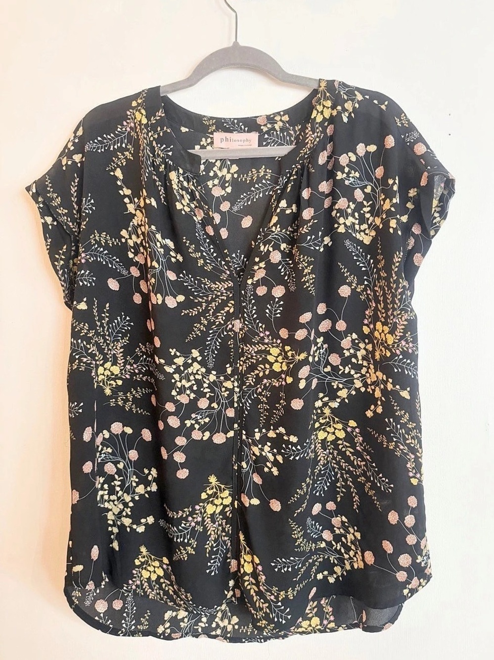 Philosophy Short Sleeve Blouse (XL, Black/Pink floral)